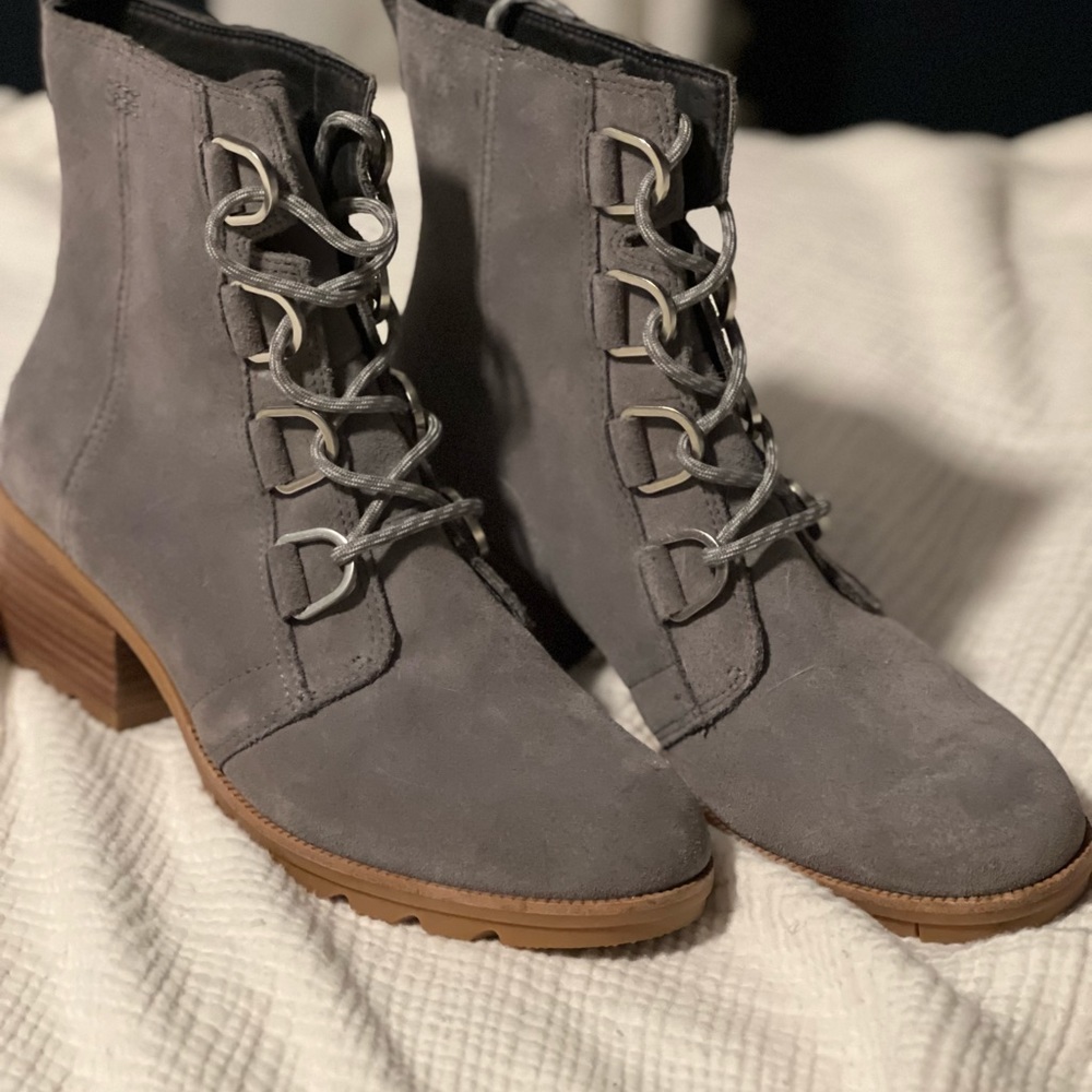 Sorel grey suede stacked heel boot